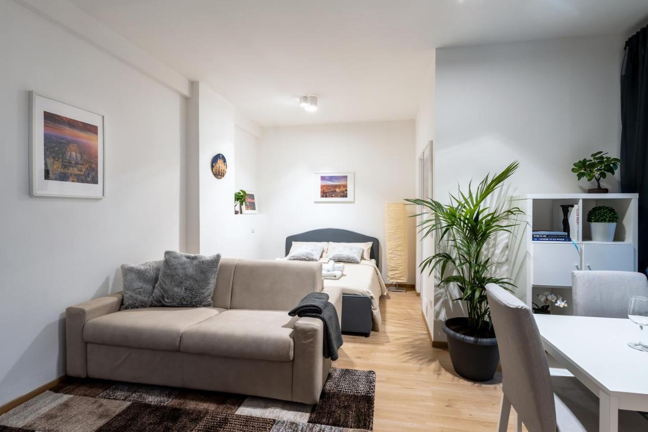 Suite 1,2 Porta Milano Centro Parking Free Exterior foto