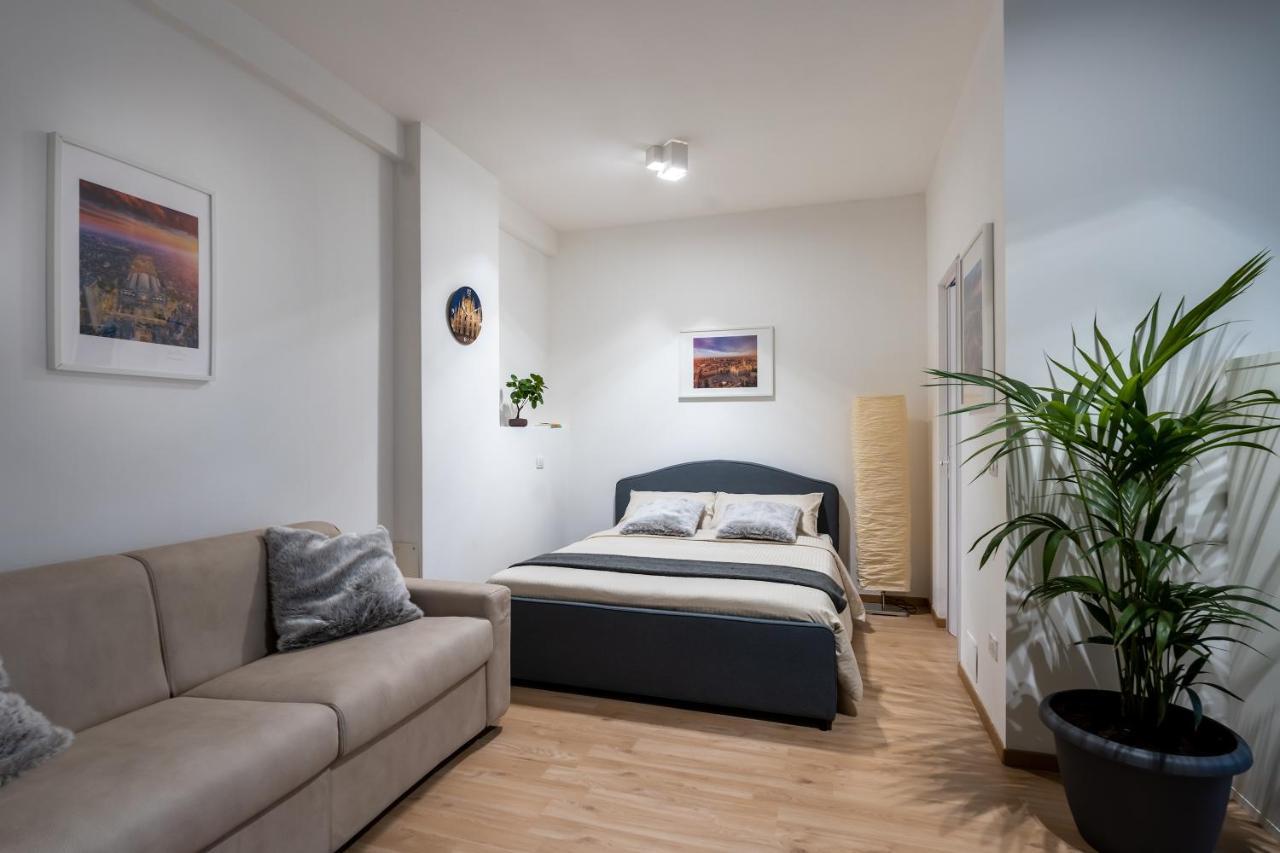 Suite 1,2 Porta Milano Centro Parking Free Exterior foto